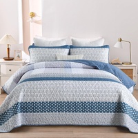 Dazzling Quilted bedspread and pillowcovers set: Add Sparkle to Your Space - Queen size